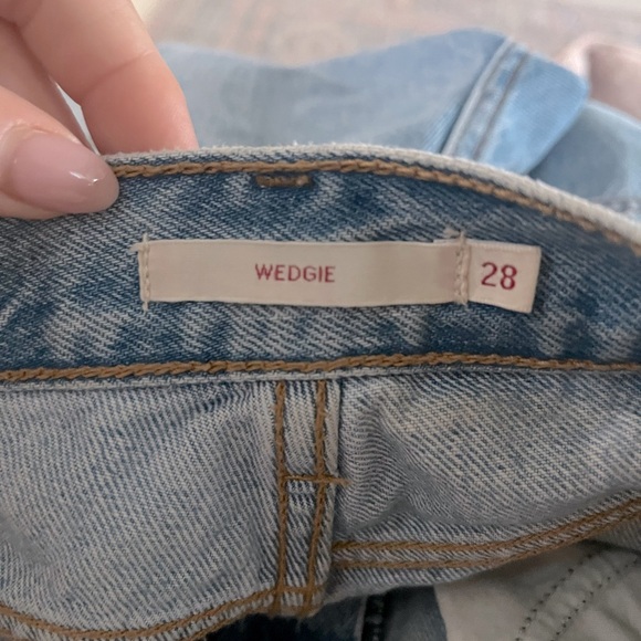 Levi's Button Fly Wedgie Straight Leg Jeans Distressed with Raw Hem 28 - Picture 7 of 10